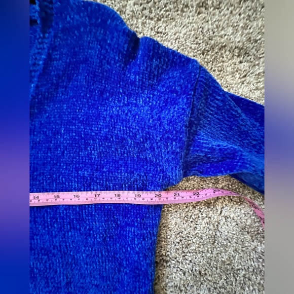 Express Sweater - Picture 6 of 9